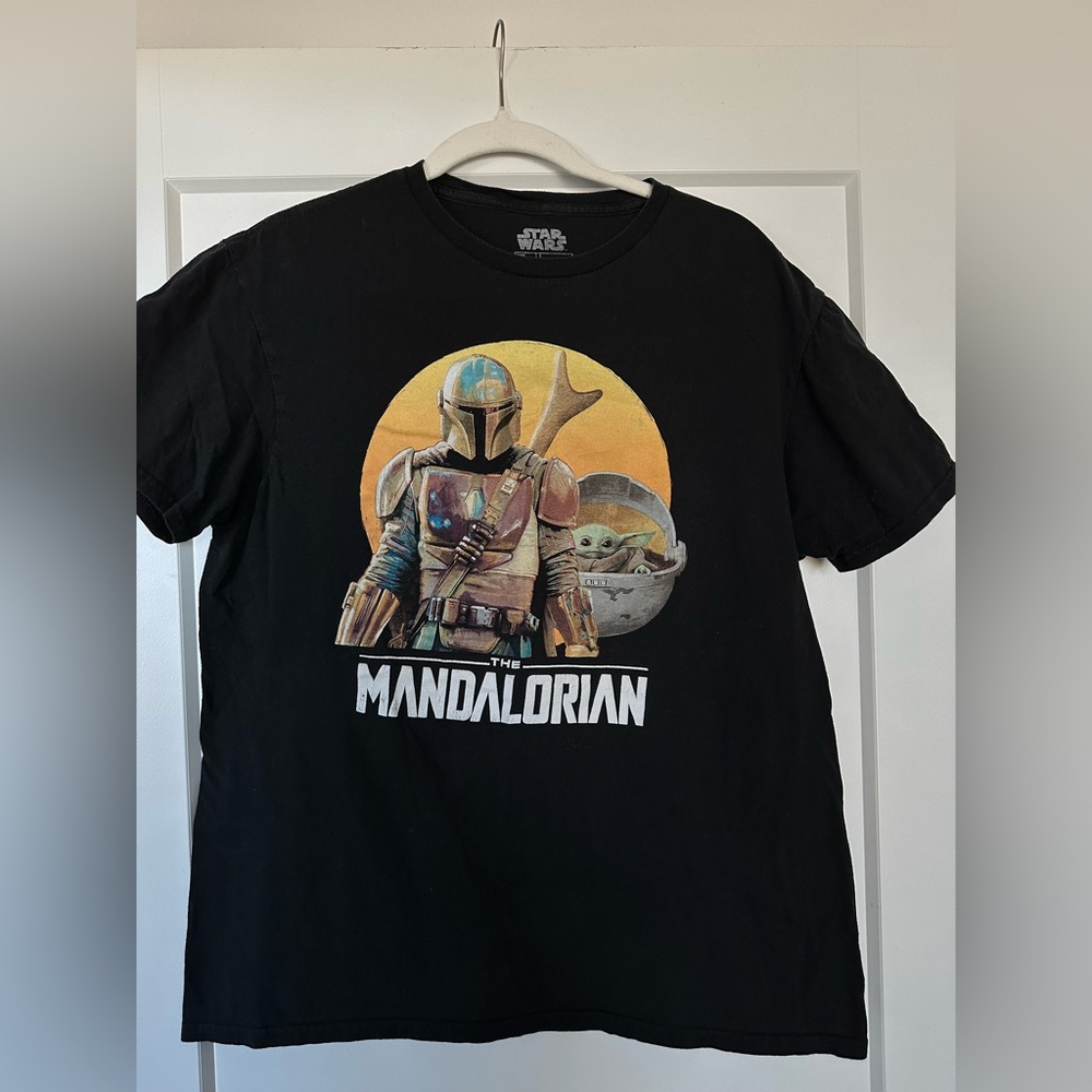 Star Wars The Mandalorian Black Graphic T-Shirt Size L